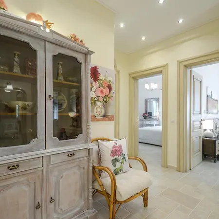 Pari Manda Villa