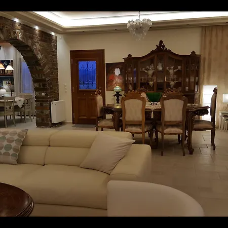 Pari Manda Villa