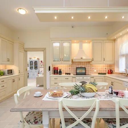 Pari Manda * איוס פרוקופיוס