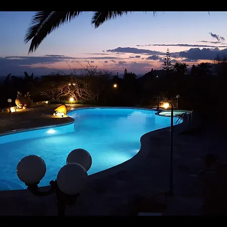 Pari Manda Villa *